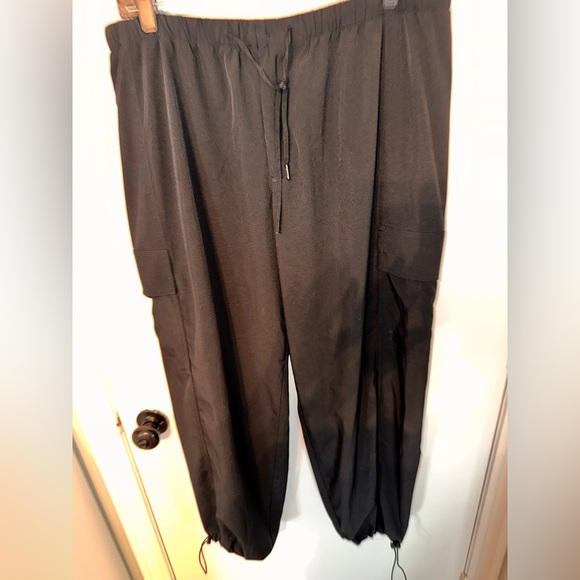 Victoria’s Secret Pink Black solid Cargo adjustable Pants Size Large - Picture 2 of 7